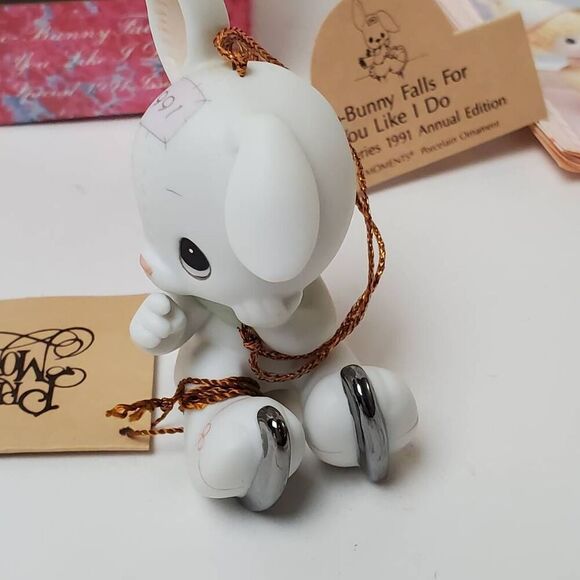 Precious Moments Porcelain Ornament -Sno-Bunny Falls For You Like I Do - Birthda - Picture 5 of 6